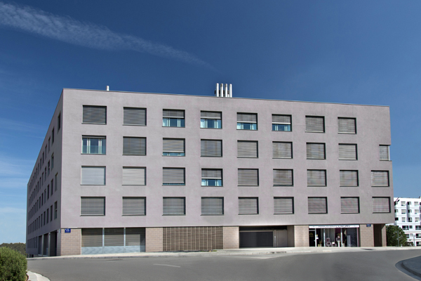Residential building in Terrassa. External wall insulation systems and facade systems.
